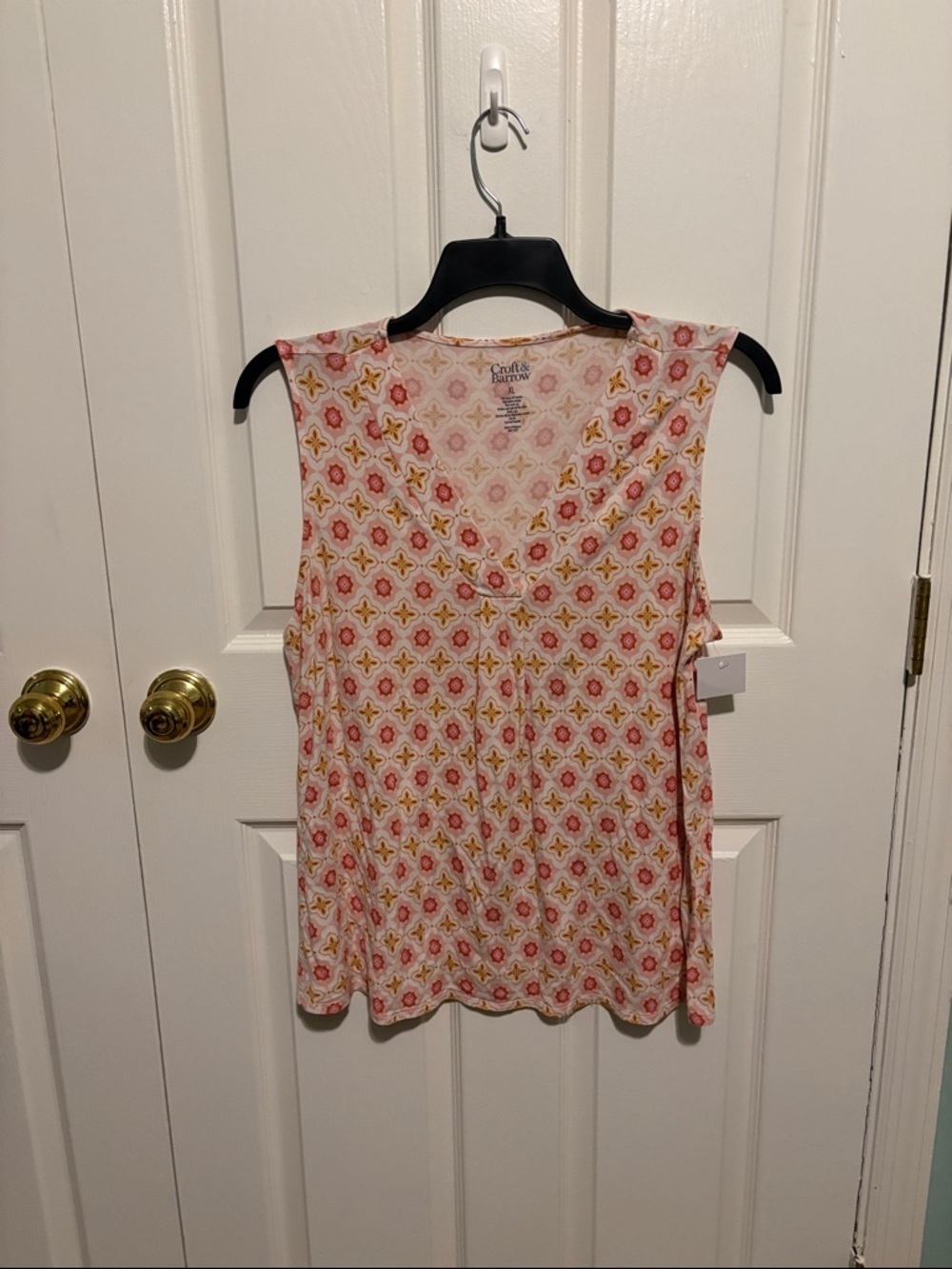croft & barrow Pink and Coral Patterned Sleeveless V-Neck Tank
